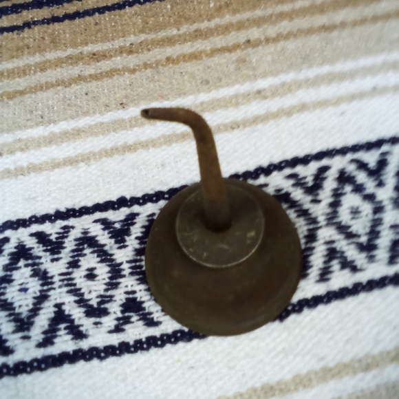 VINTAGE OIL CAN WITH TWIST OFF - Picture 5 of 9